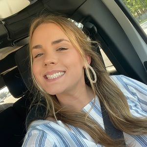 Meet your Posher, Chloe